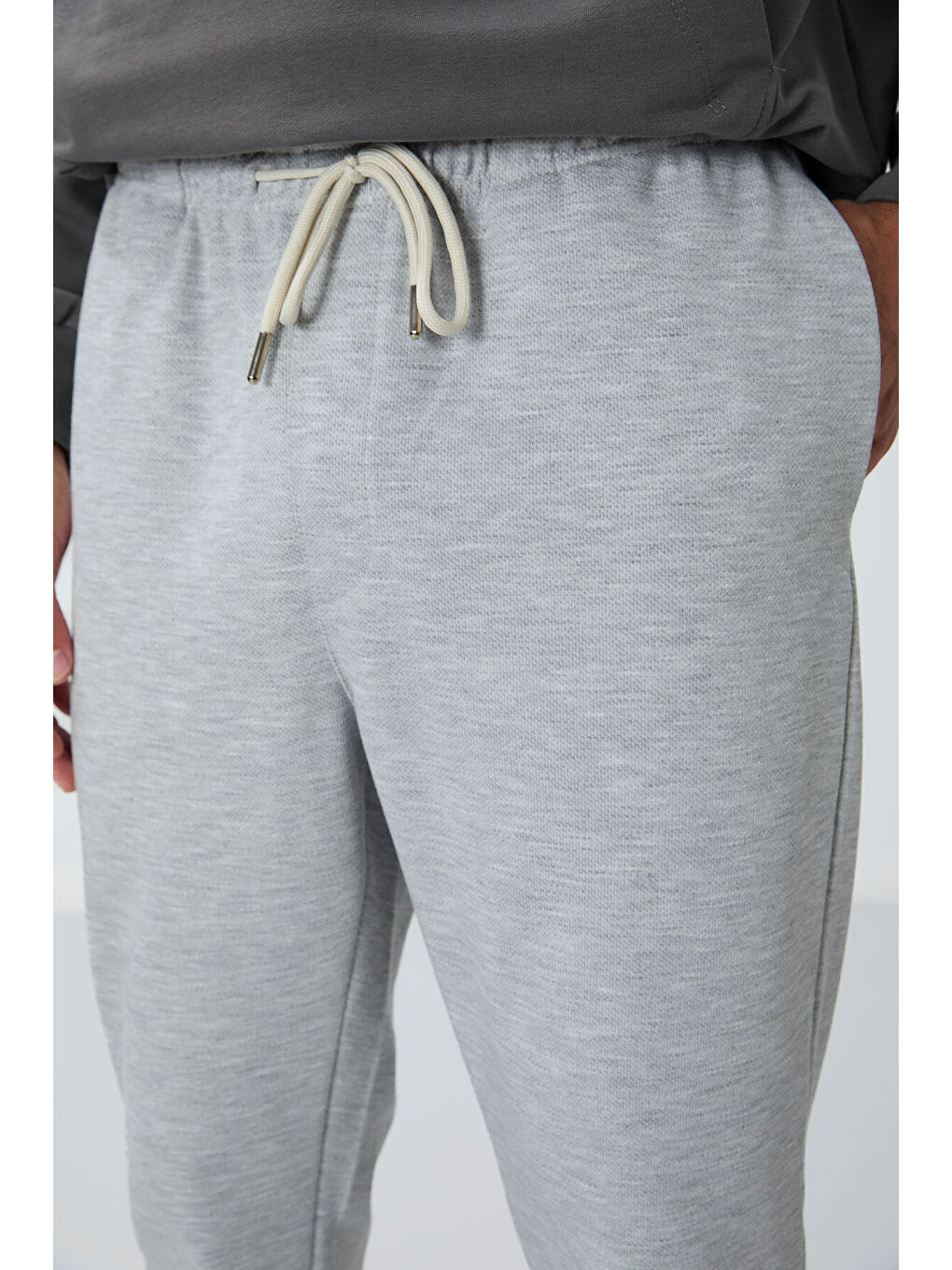 Gri Yüzeyi Dokulu Standart Fit Erkek Eşofman Alt - 82155-3