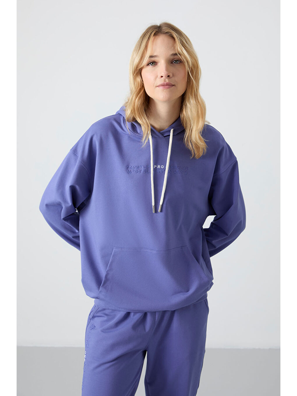 Mavi Eflatun Kapüşonlu Kanguru Cep Oversize Lastik Paça Kadın Eşofman Takımı - 95288-1