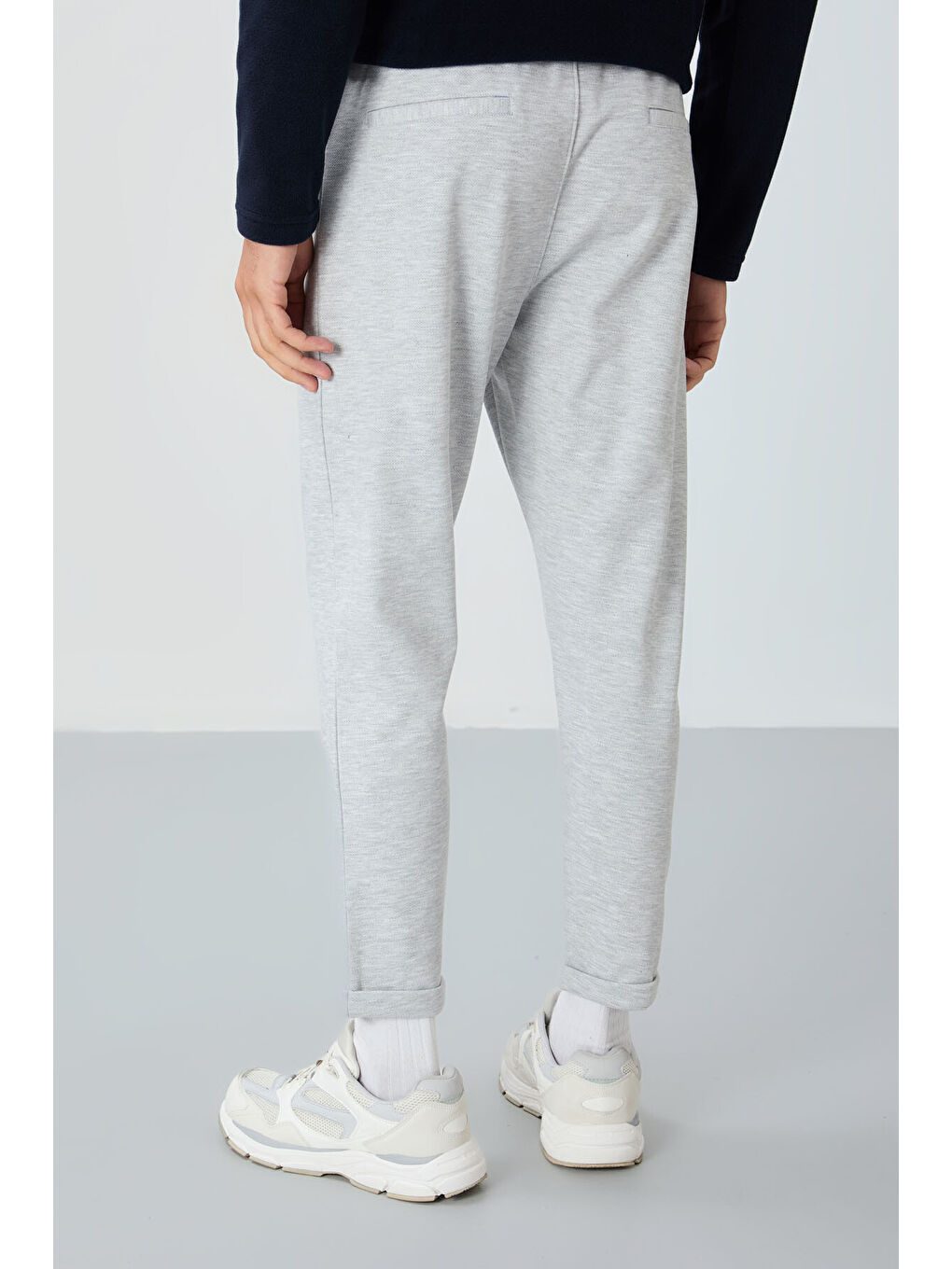 Gri Yüzeyi Dokulu Standart Fit Erkek Eşofman Alt - 82154-4