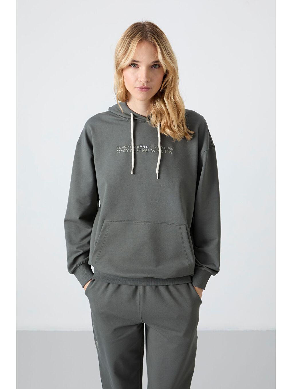 Yeşil Çağla Kapüşonlu Kanguru Cep Oversize Lastik Paça Kadın Eşofman Takımı - 95288-2