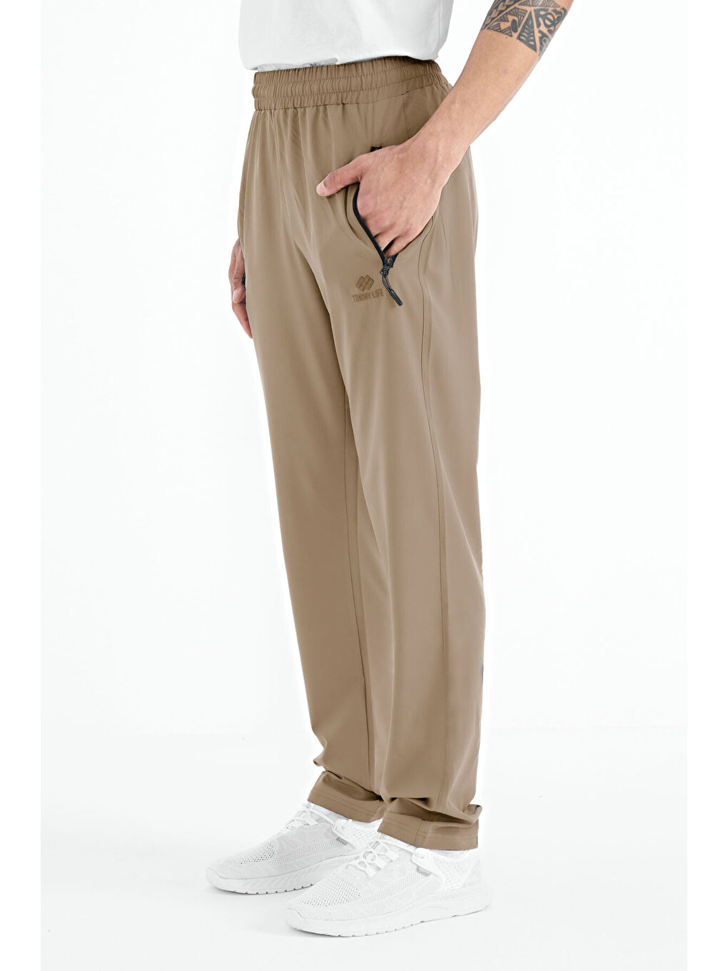 Bej Erkek Fermuarlı Üç Cepli Standart Kalıp Klasik Paça Eşofman Alt - 84768-4