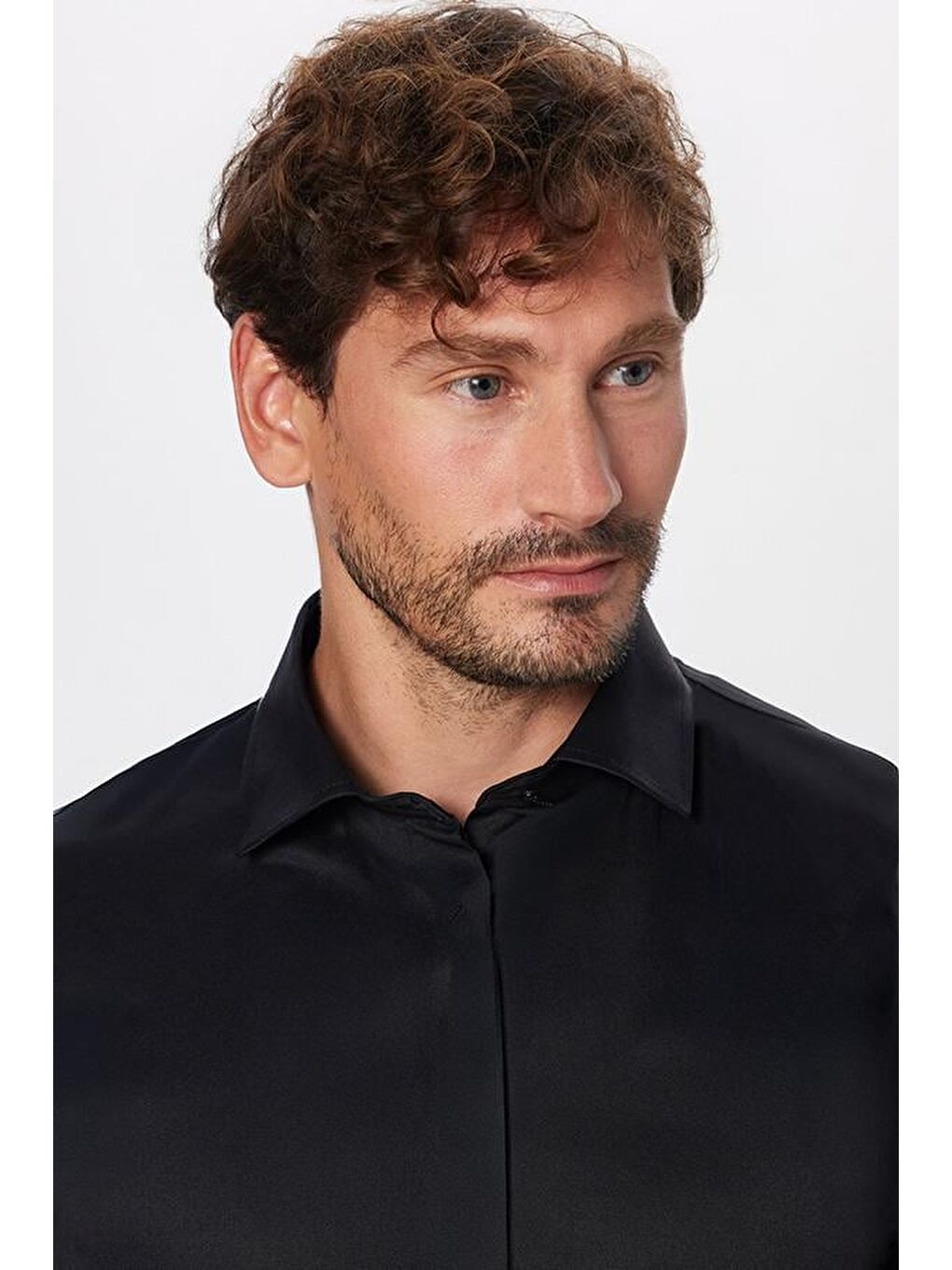 Slim Fit Uzun Kollu Gizli Pat Sırtı Körüklü Düz Siyah Erkek Gömlek-1