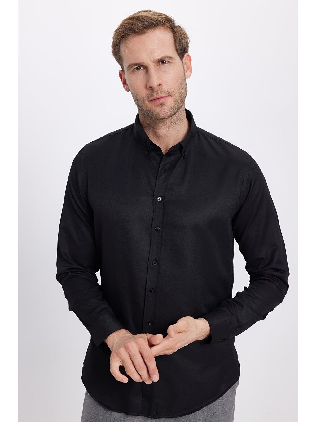 Siyah Slim Fit Uzun Kollu Düğmeli Yaka Pamuklu Kolay Ütü Düz Erkek Gömlek