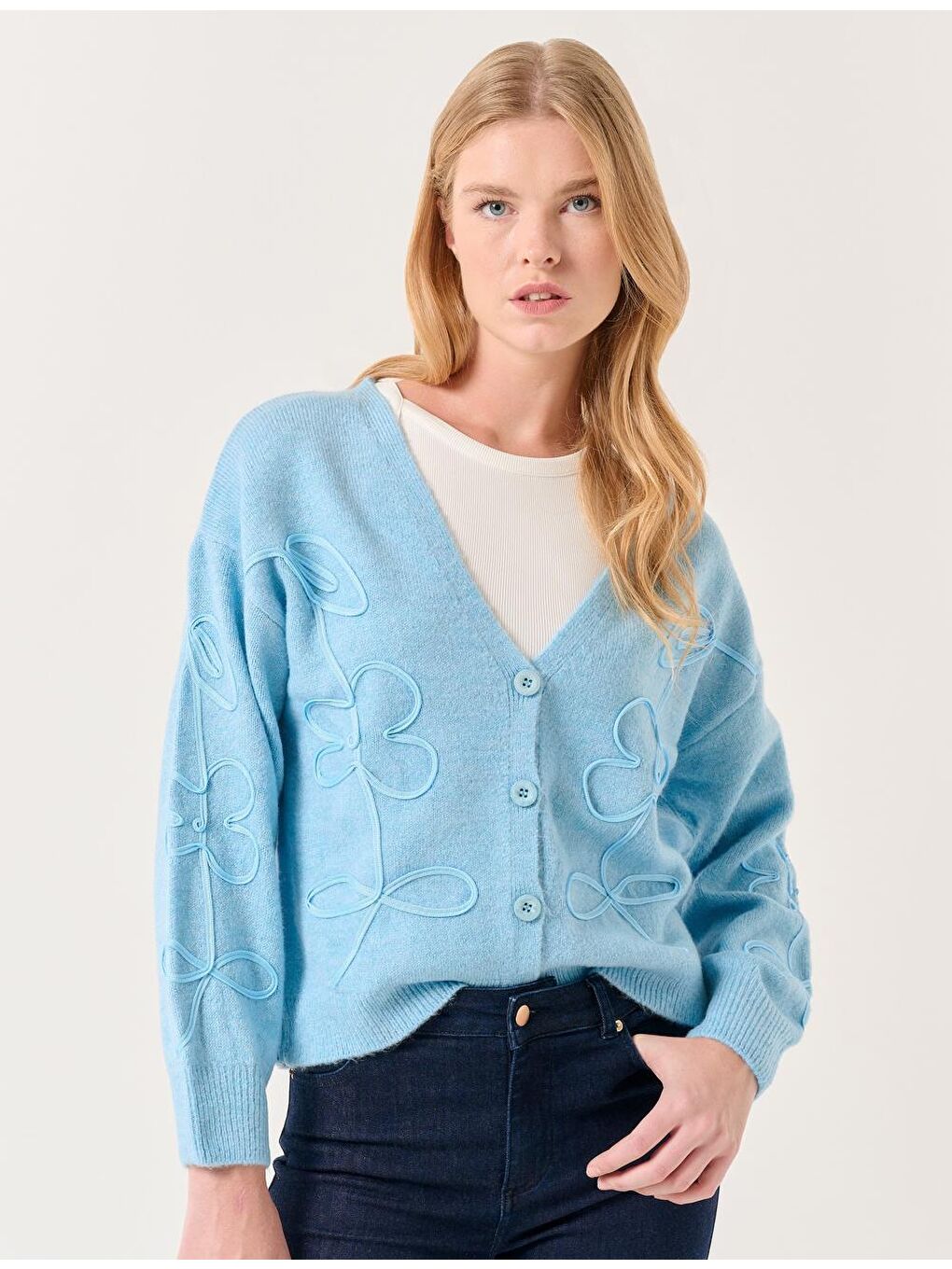 Açık Mavi V Yaka Çiçek Desenli Triko Hırka