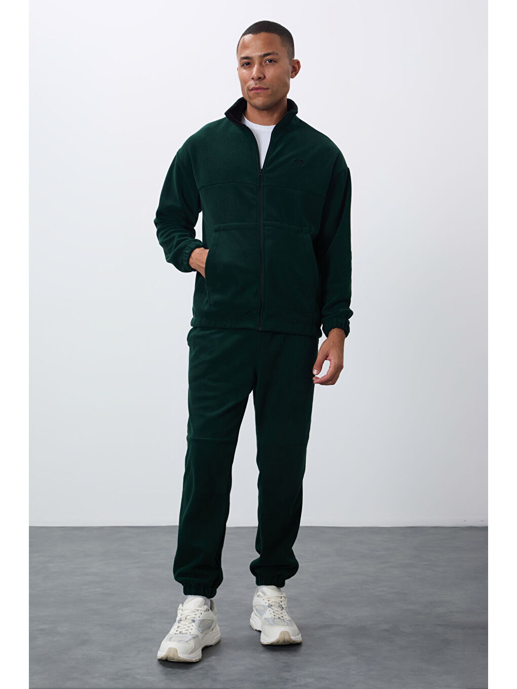 Çam Yeşil Kalın Yumuşak Dokulu Comfort Fit Nakışlı Erkek Eşofman Takım - 85269-3