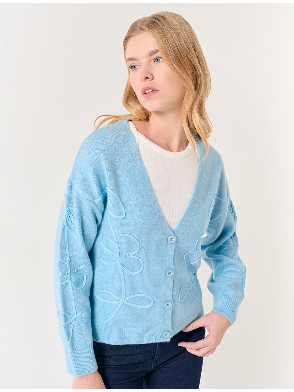 Açık Mavi V Yaka Çiçek Desenli Triko Hırka-1