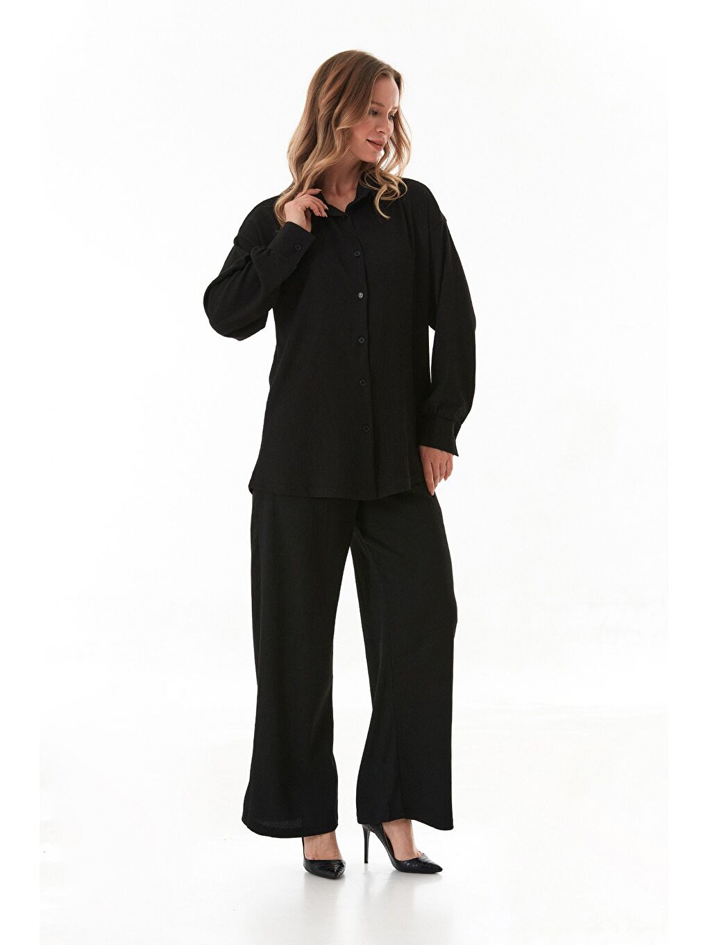 Siyah Gömlek Yaka Bürümcük Kumaş Takım-2