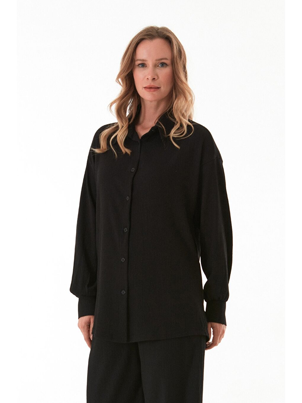 Siyah Gömlek Yaka Bürümcük Kumaş Takım-3