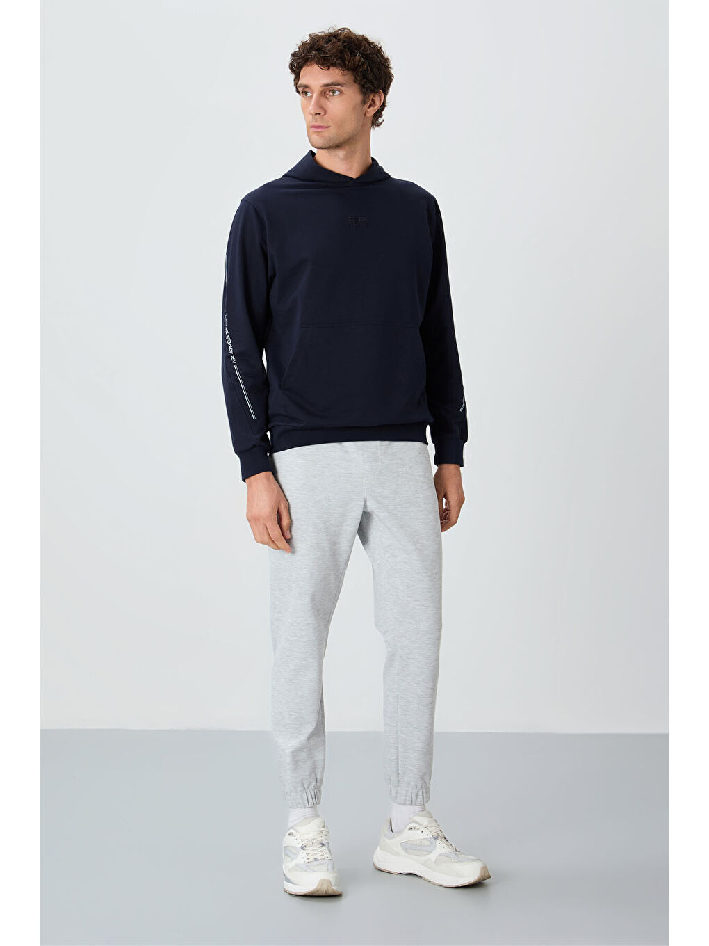 Gri Yüzeyi Dokulu Standart Fit Erkek Eşofman Alt - 82156-1