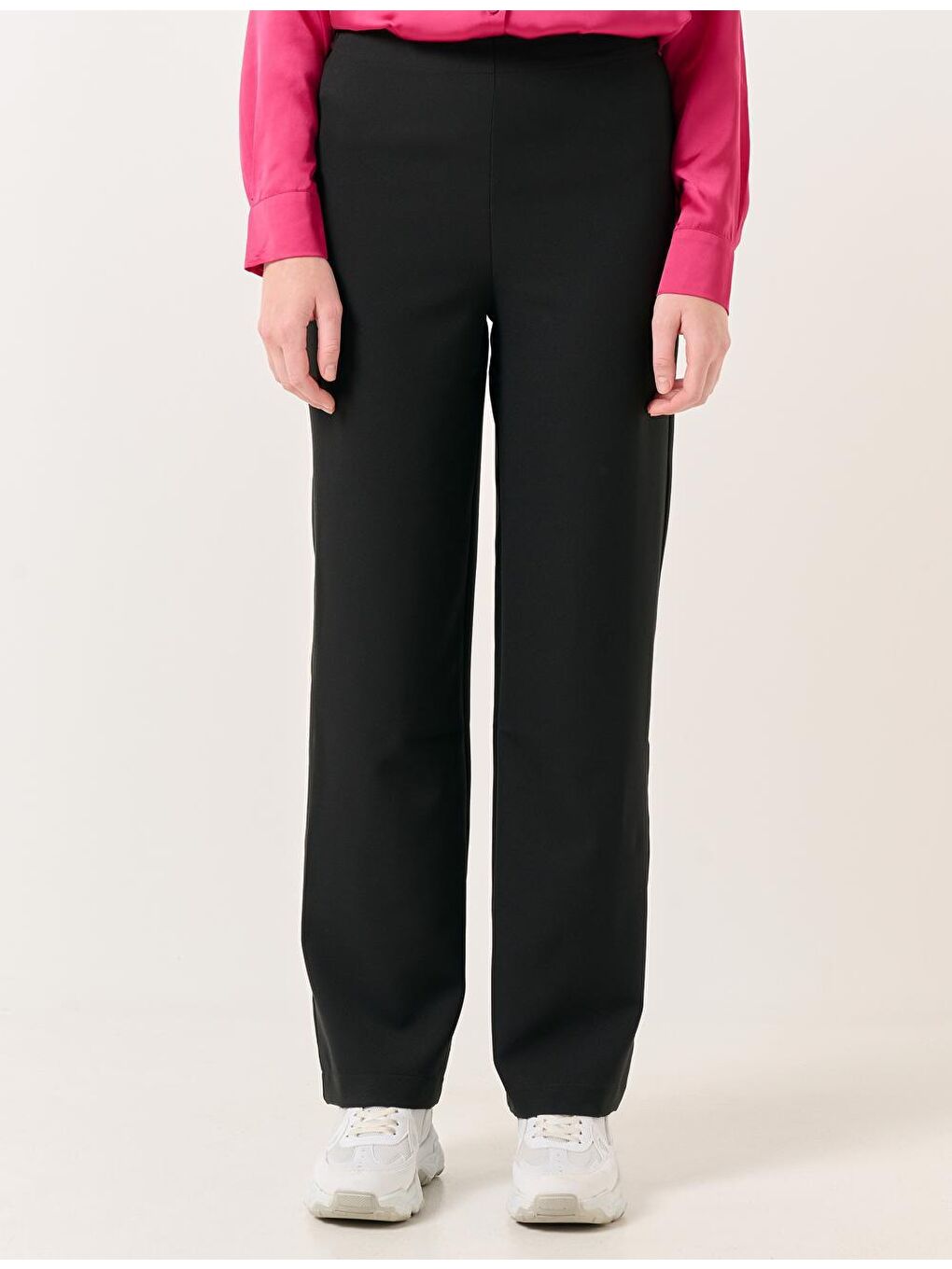 Siyah Yüksek Bel Bol Paça Lastikli Pantolon-3