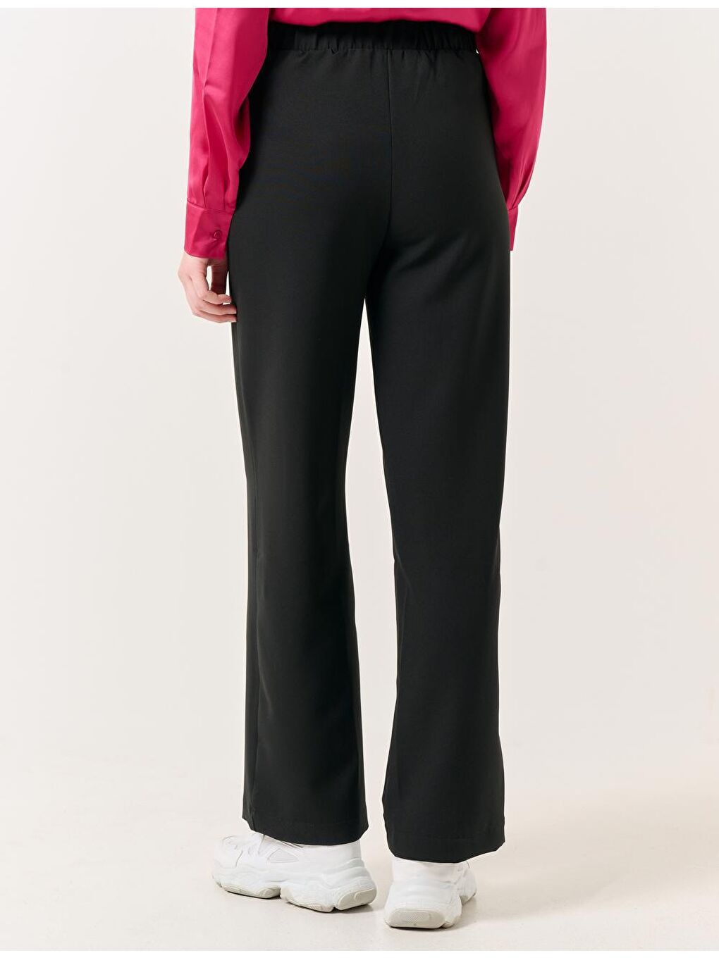 Siyah Yüksek Bel Bol Paça Lastikli Pantolon-4