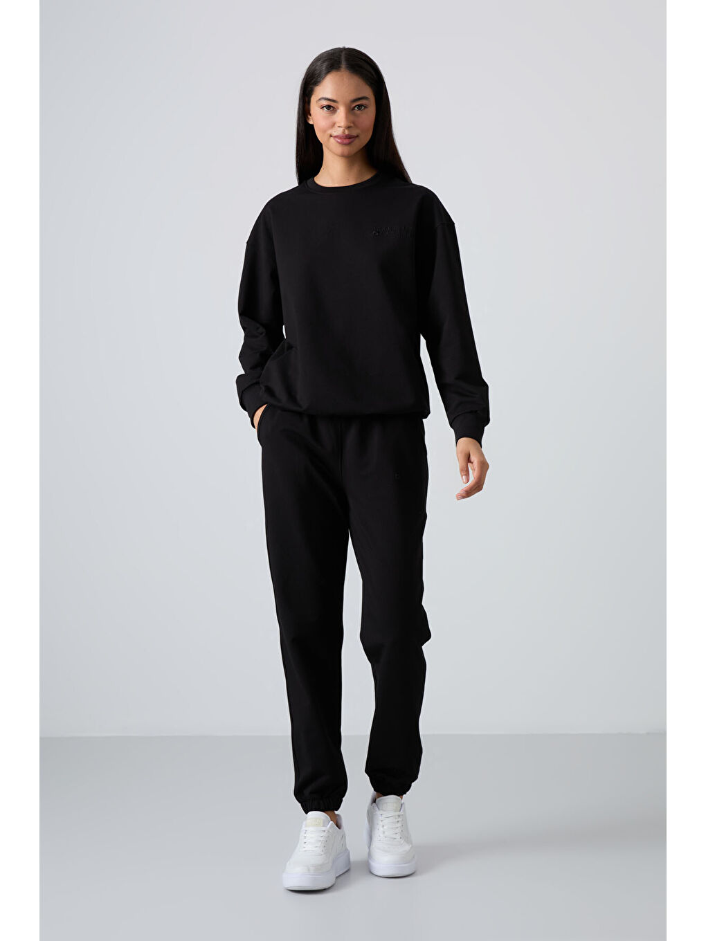 Siyah Bisiklet Yaka Oversize Lastik Paça Kadın Eşofman Takımı - 95287-1