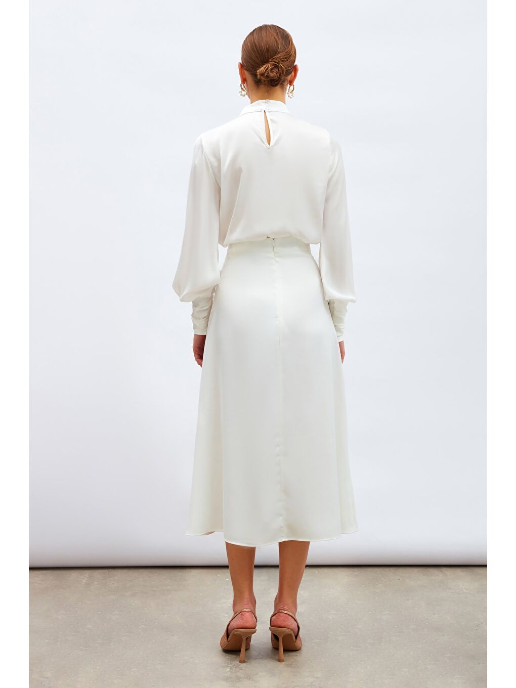 Yırtmaçlı Saten Etek - Ekru-7