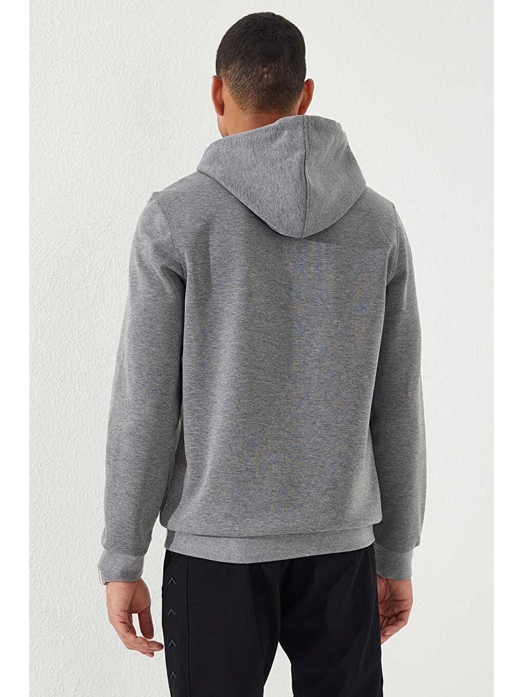 Gri Melanj Yazı Nakışlı Standart Kalıp Kapüşonlu  Erkek Hoodie - 87887-4