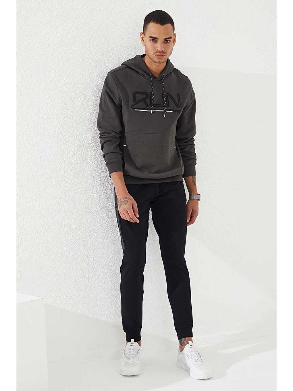 Haki Yazı Nakışlı Standart Kalıp Kapüşonlu  Erkek Hoodie - 87887-1