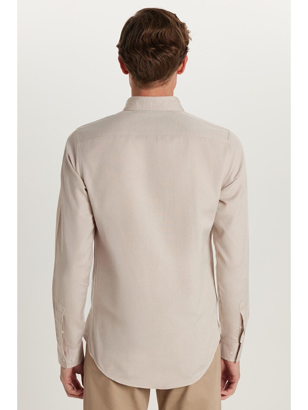 Bej Erkek Slim Fit Dar Kesim Uzun Kollu Pamuklu Oxford Doku Kolay Ütü Taş Renk Düğmeli Yaka Gömlek-4