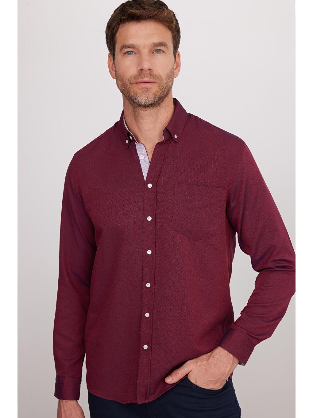 Bordo Erkek Regular Fit Klasik Kesim Düğmeli Yaka Pamuklu Kolay Ütü Oxford Düz Gömlek-4