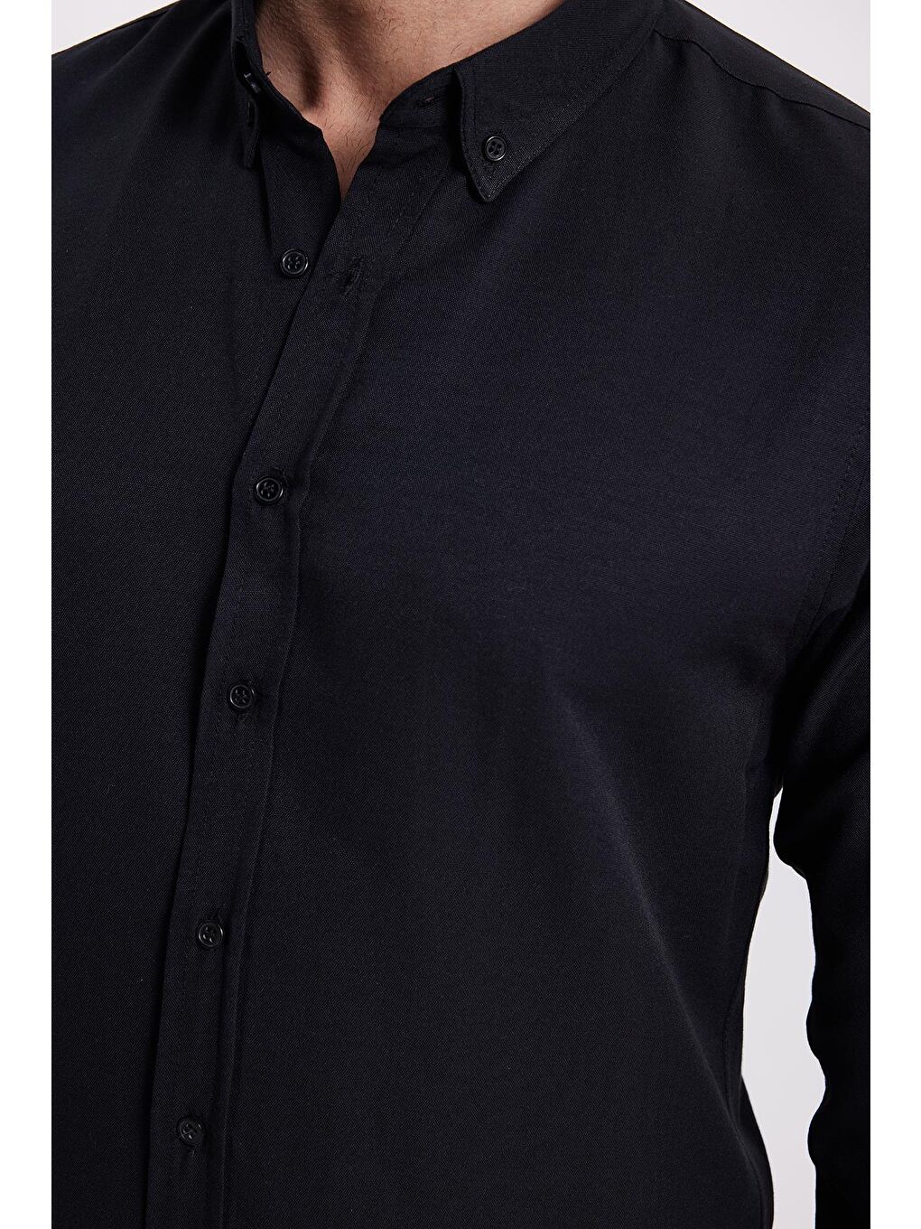 Erkek Slim Fit Dar Kesim Uzun Kollu Pamuklu Oxford Doku Kolay Ütü Siyah Düğmeli Yaka Gömlek-2