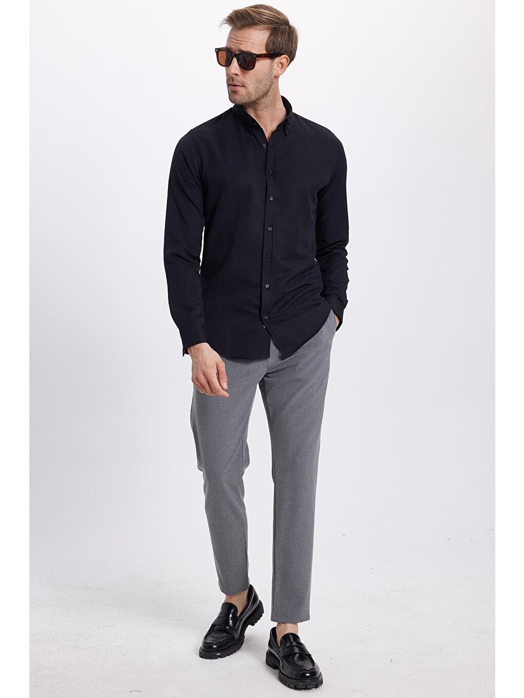 Erkek Slim Fit Dar Kesim Uzun Kollu Pamuklu Oxford Doku Kolay Ütü Siyah Düğmeli Yaka Gömlek-3