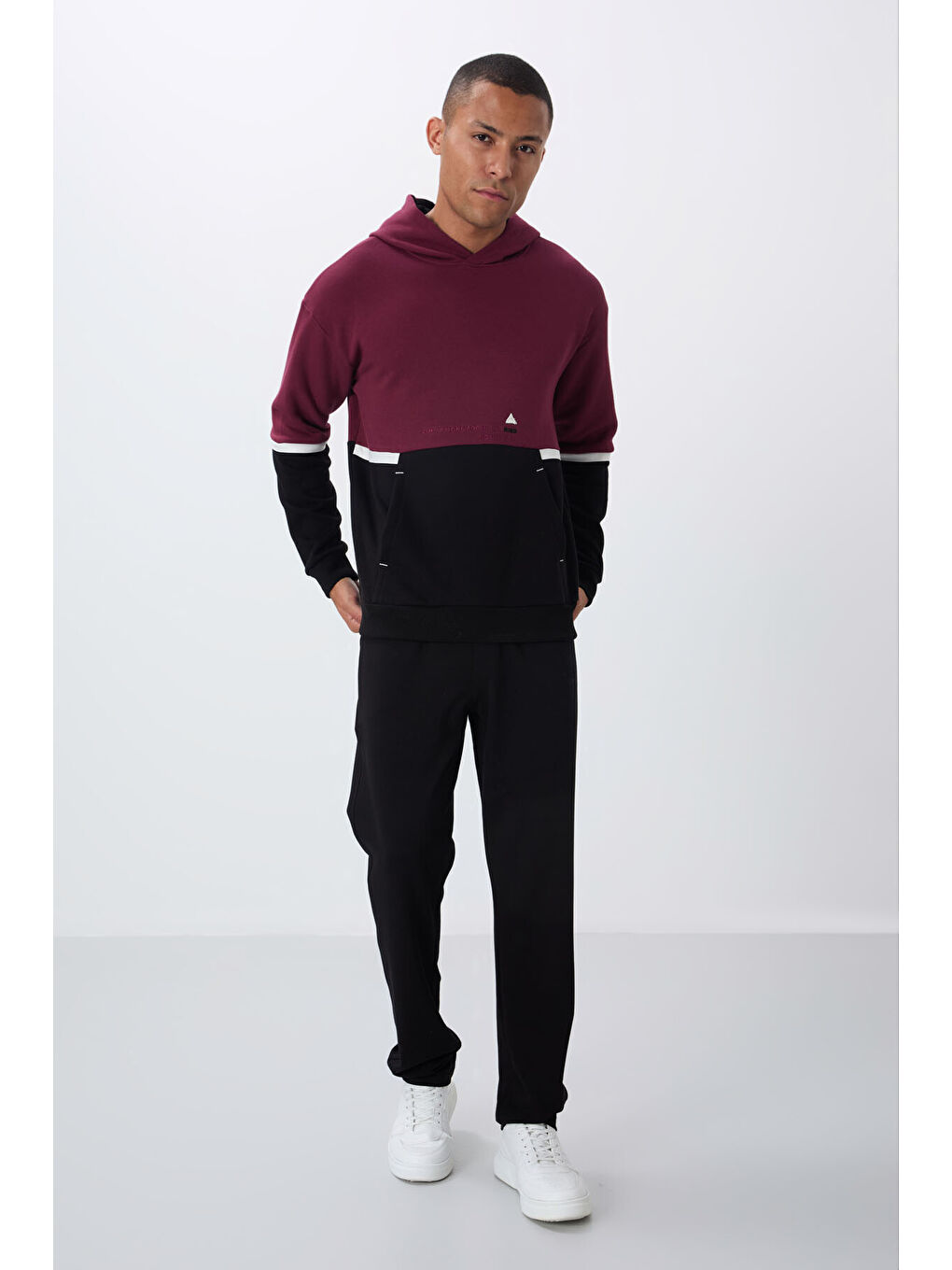 Bordo Erguvan Pamuklu Kalın İçi Tüylü Yumuşak Dokulu Comfort Fit Nakışlı  Erkek Hoodie - 88417-2