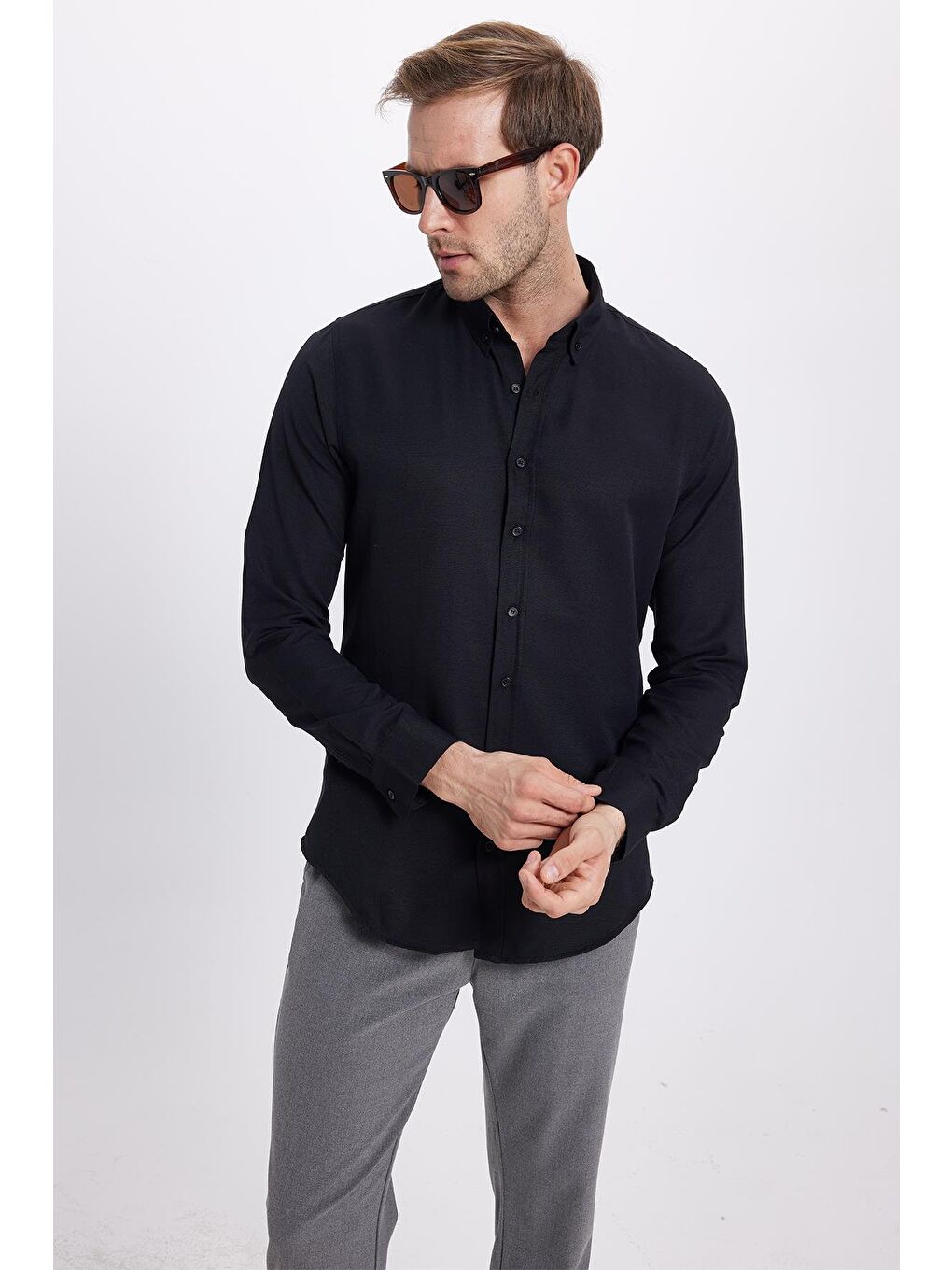 Erkek Slim Fit Dar Kesim Uzun Kollu Pamuklu Oxford Doku Kolay Ütü Siyah Düğmeli Yaka Gömlek-4
