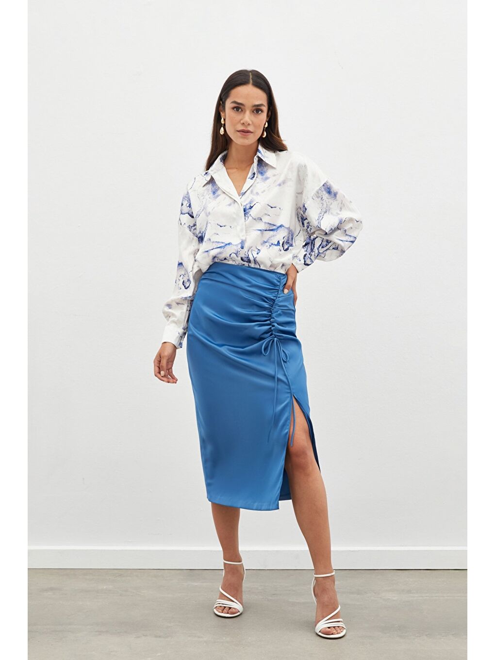 Büzgü Detaylı Saten Etek - İndigo-1