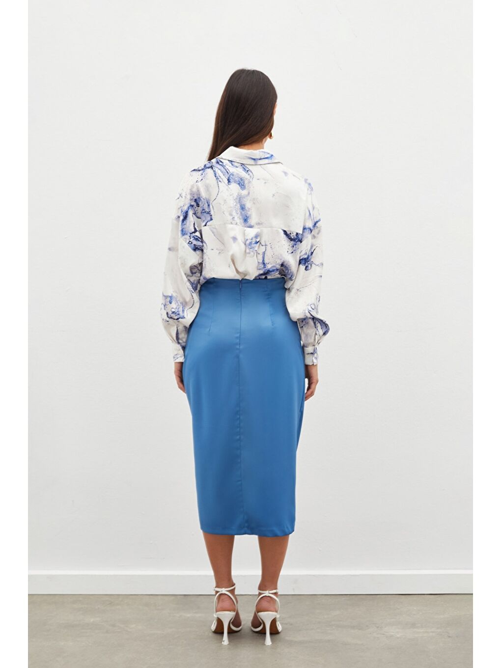 Büzgü Detaylı Saten Etek - İndigo-5