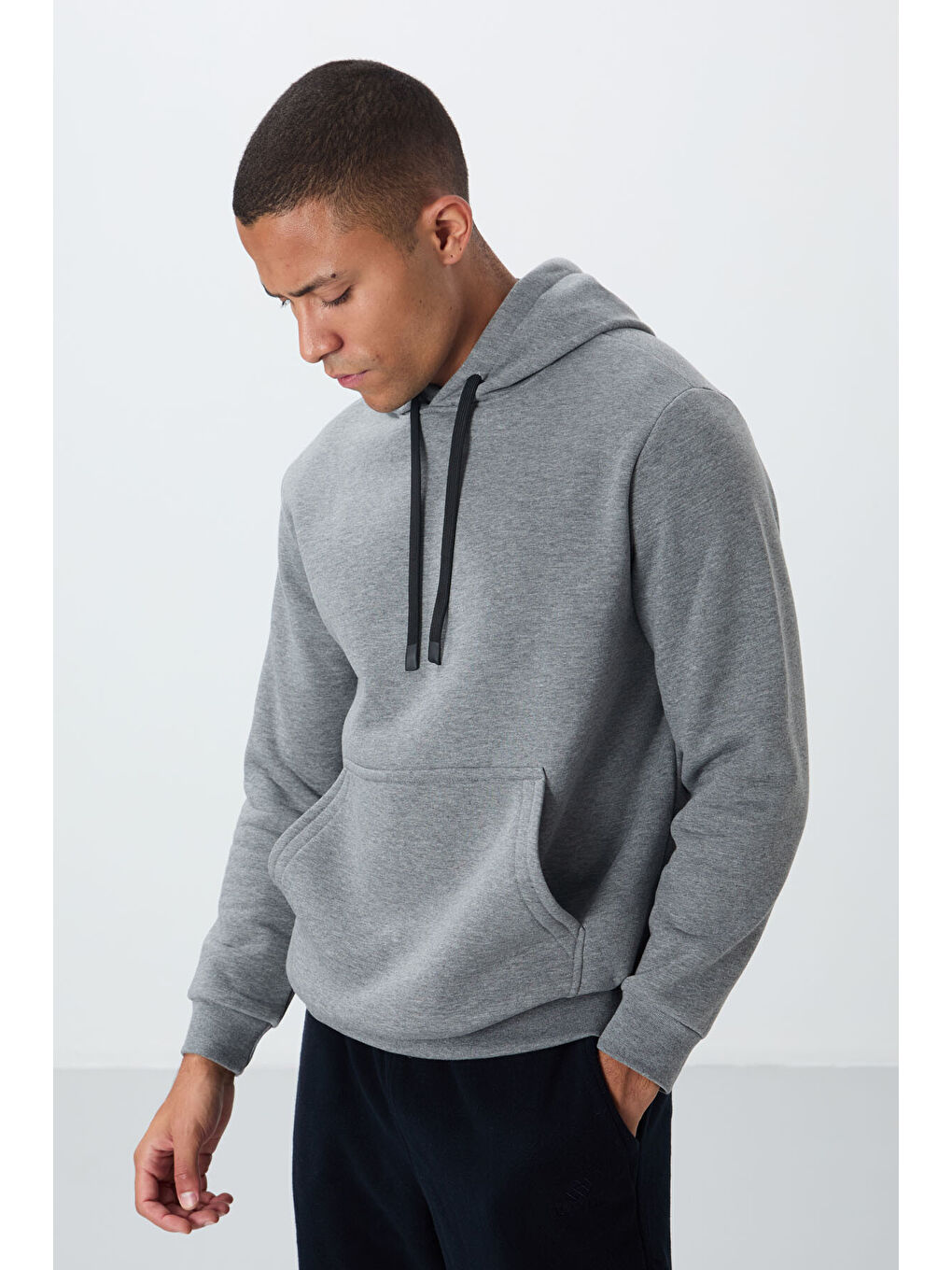 Gri Melanj Pamuklu Kalın İçi Tüylü Yumuşak Dokulu Comfort Fit Erkek Hoodie - 88419-4