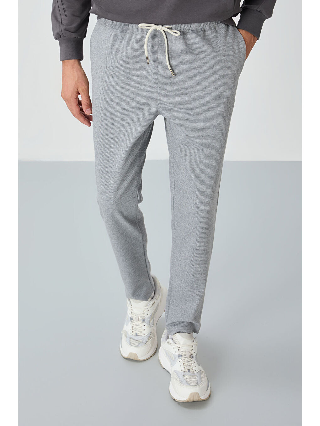 Gri Melanj Yüzeyi Dokulu Standart Fit Erkek Eşofman Alt - 82155-1