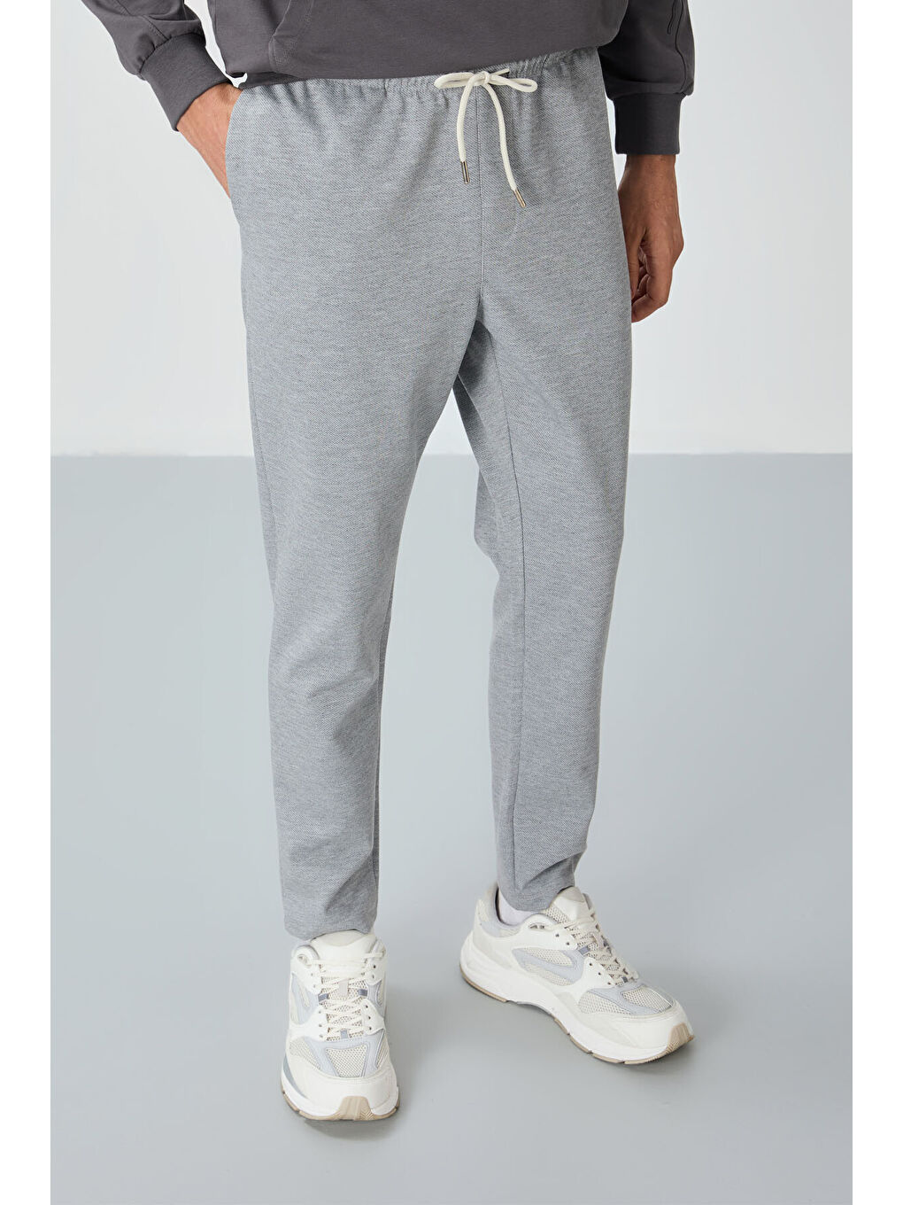 Gri Melanj Yüzeyi Dokulu Standart Fit Erkek Eşofman Alt - 82155-2