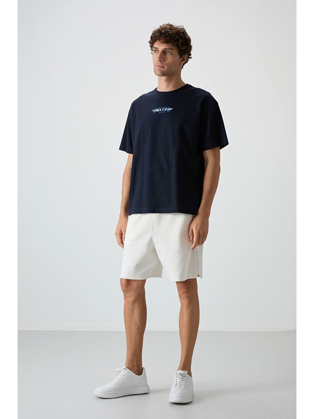 Lacivert Pamuklu Kalın Yüzeyi Dokulu  Fit  Baskılı Erkek Tişört - 88372-2