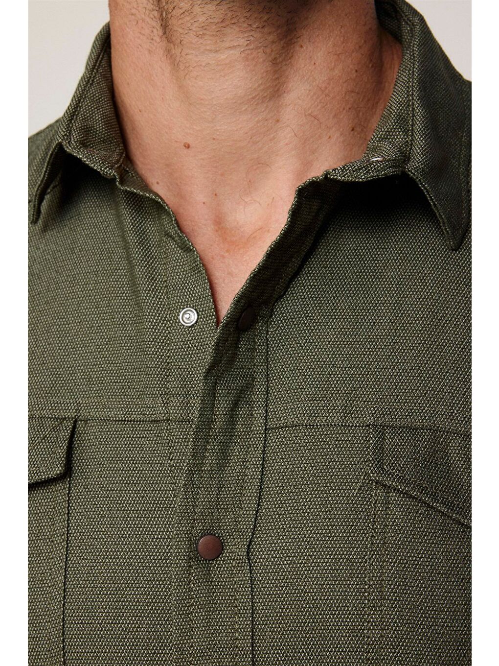 Yeşil Slim Fit Spor Yaka Yıkamalı Çift Cepli Armürlü Denim Jean Erkek Gömlek-3