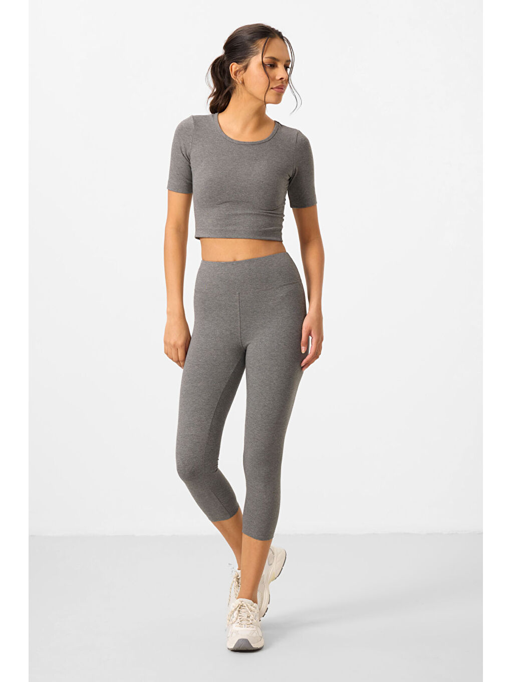 Gri Melanj Yüksek Bel Kapri-Crop Tişört Slim Fit Kadın Tayt Takım - 95285