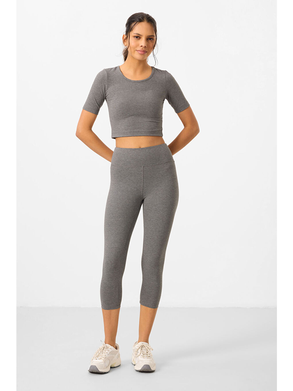 Gri Melanj Yüksek Bel Kapri-Crop Tişört Slim Fit Kadın Tayt Takım - 95285-2