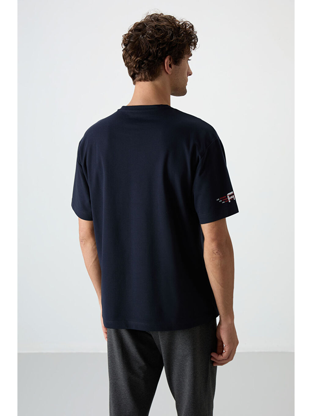 Lacivert Pamuklu Kalın Yüzeyi Dokulu  Fit  Baskılı Erkek Tişört - 88369-4