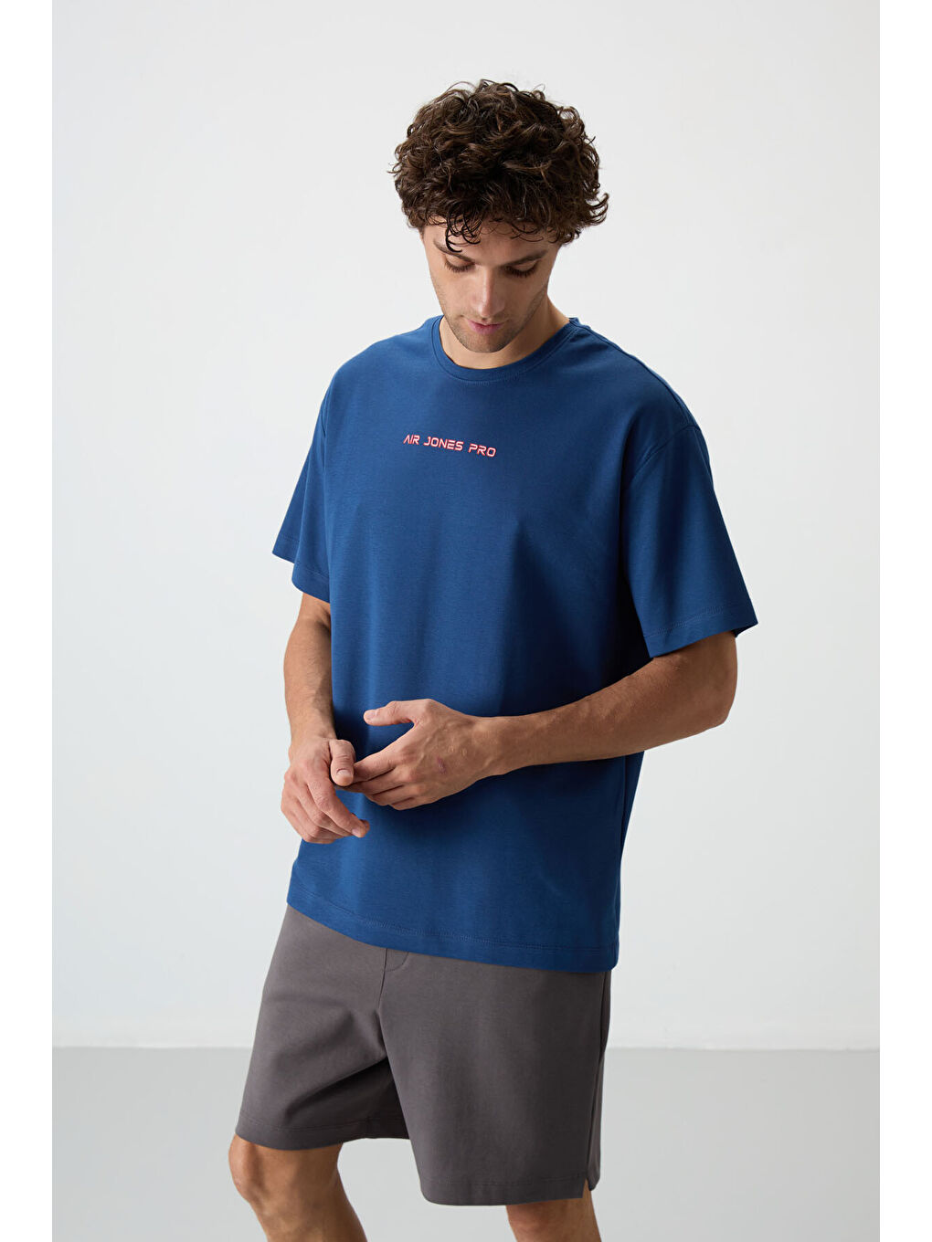 Lacivert Pamuklu Kalın Yüzeyi Dokulu  Fit  Baskılı Erkek Tişört - 88364-3