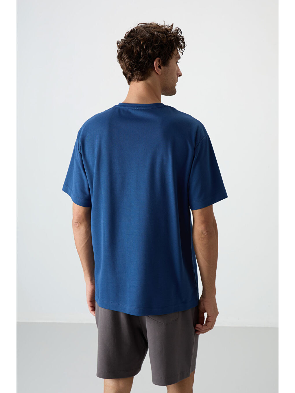 Lacivert Pamuklu Kalın Yüzeyi Dokulu  Fit  Baskılı Erkek Tişört - 88364-4