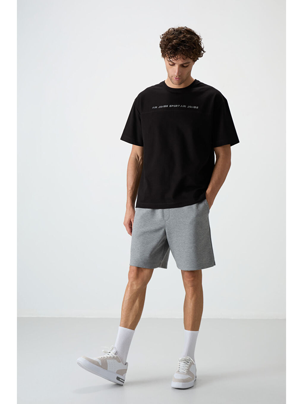 Siyah Pamuklu Kalın Yüzeyi Dokulu  Fit  Baskılı Erkek Tişört - 88371-2