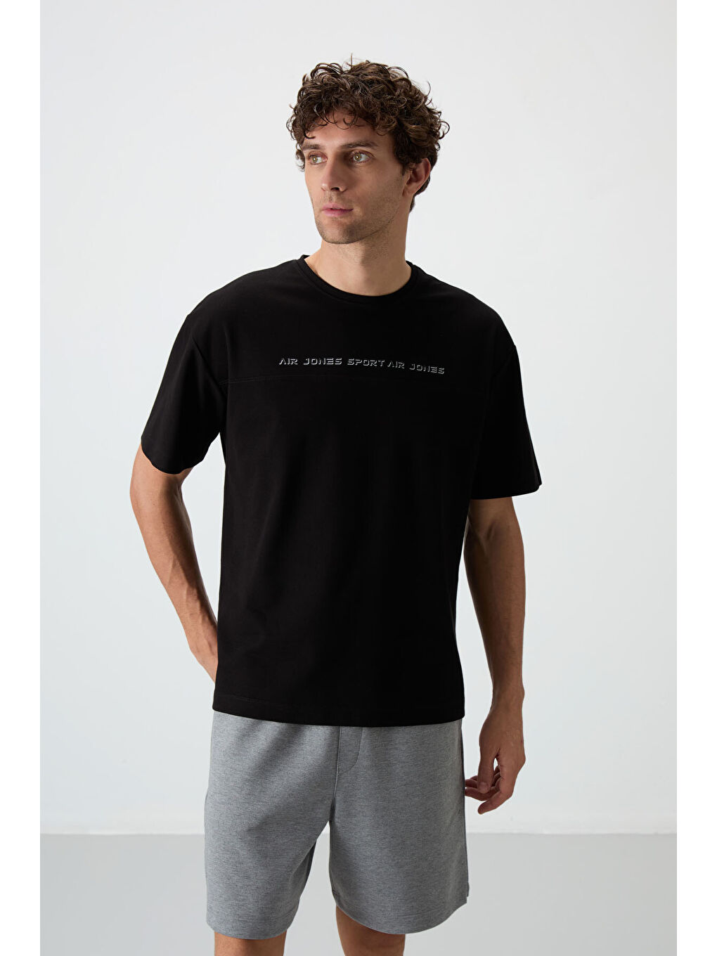 Siyah Pamuklu Kalın Yüzeyi Dokulu  Fit  Baskılı Erkek Tişört - 88371-3