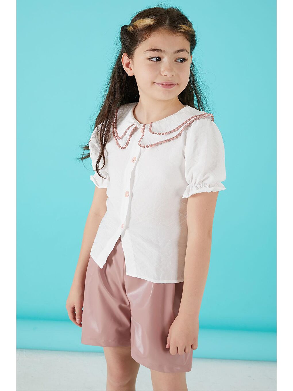 Beyaz Dantel İşlemeli Deri Şortlu Bluzlu Kız Takım 15518