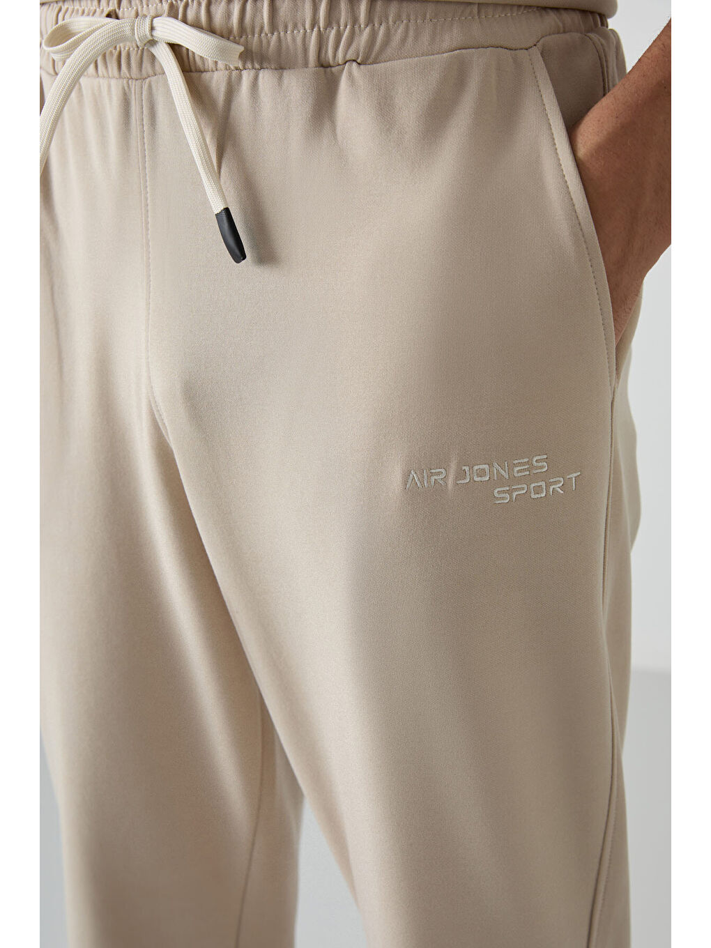 Bej Pamuklu Kalın Yumuşak Dokulu  Fit Nakışlı Erkek Eşofman Takım - 85252-4