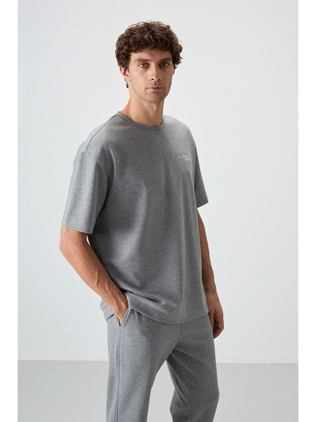 Gri Melanj Pamuklu Kalın Yumuşak Dokulu  Fit Nakışlı Erkek Eşofman Takım - 85252-1