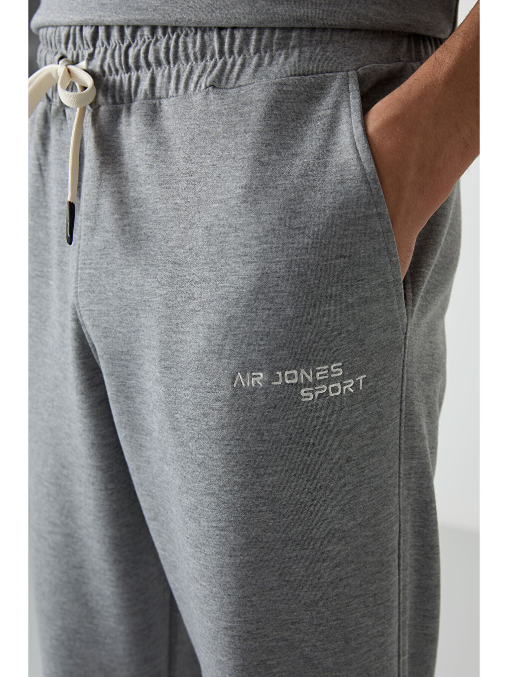 Gri Melanj Pamuklu Kalın Yumuşak Dokulu  Fit Nakışlı Erkek Eşofman Takım - 85252-4