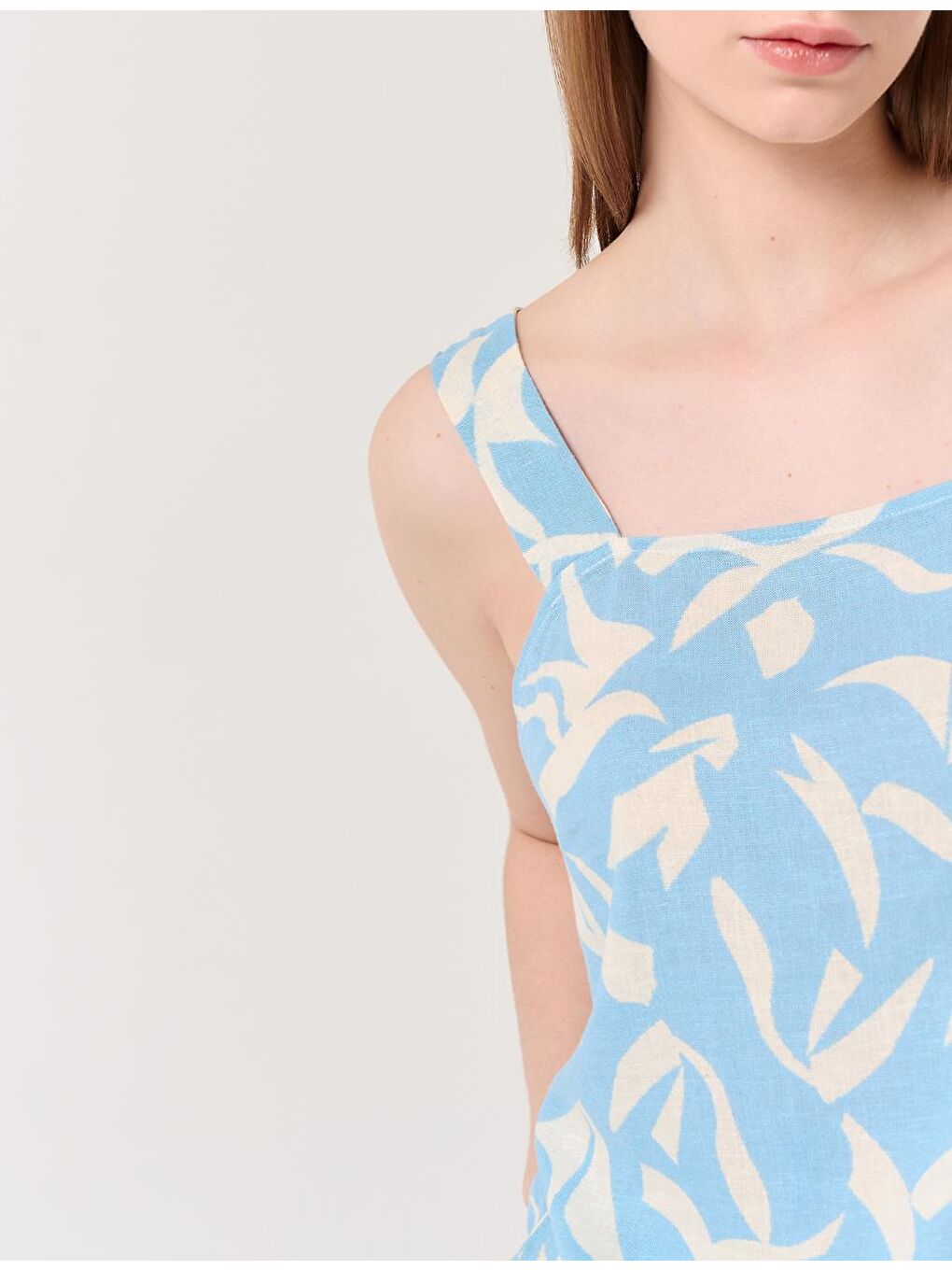 Gök Mavisi Kare Yaka Askılı Desenli Keten Bluz-1