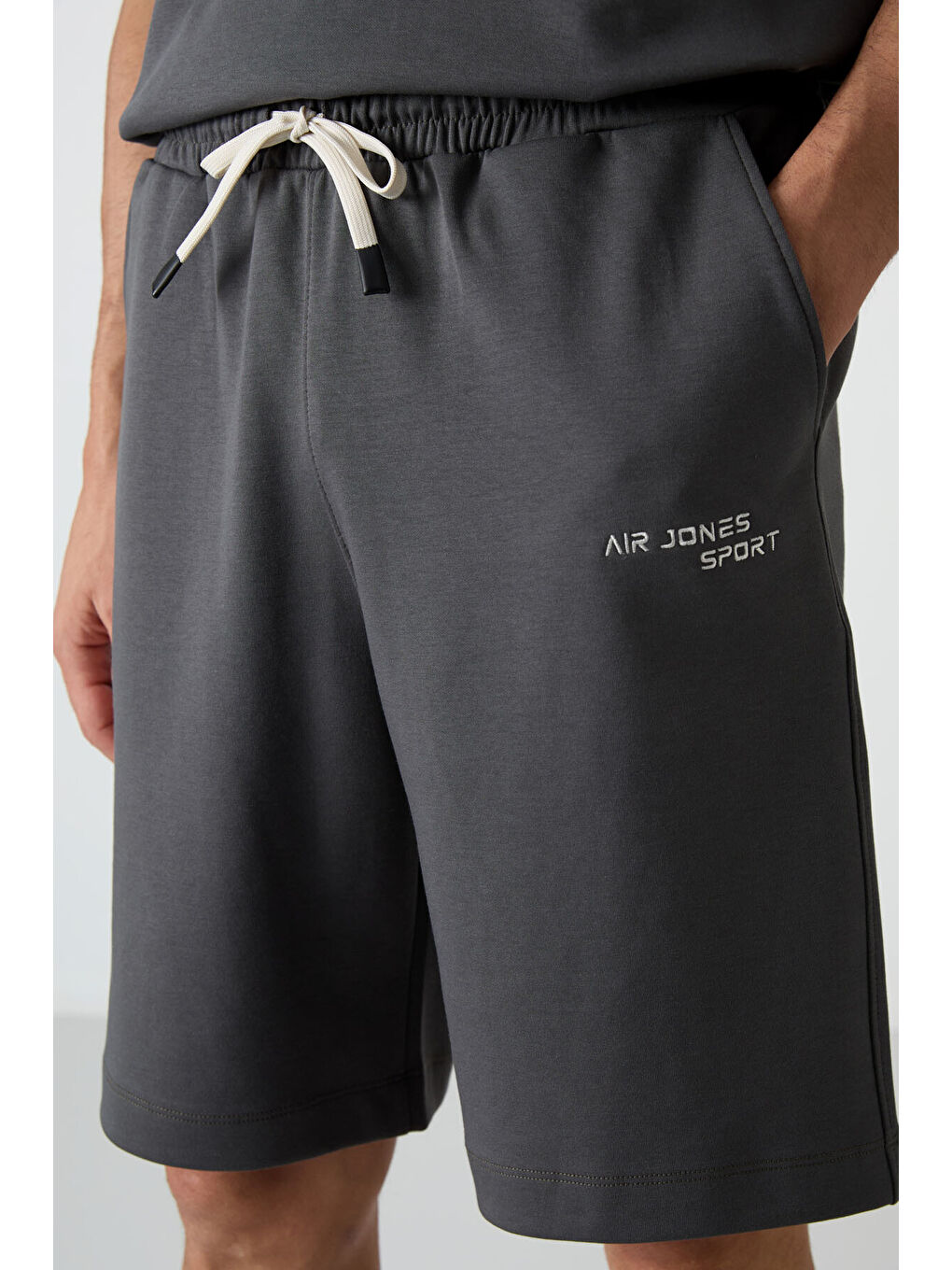 Haki Pamuklu Kalın Yumuşak Dokulu  Fit Nakışlı Şortlu Takım-3