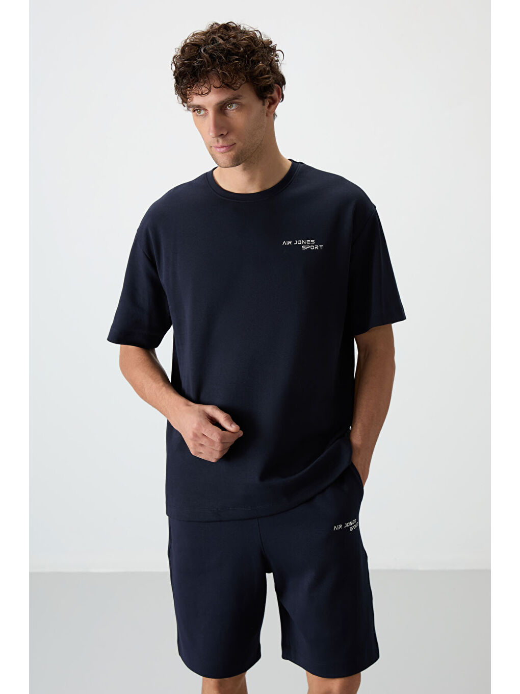 Lacivert Pamuklu Kalın Yumuşak Dokulu  Fit Nakışlı Şortlu Takım-2