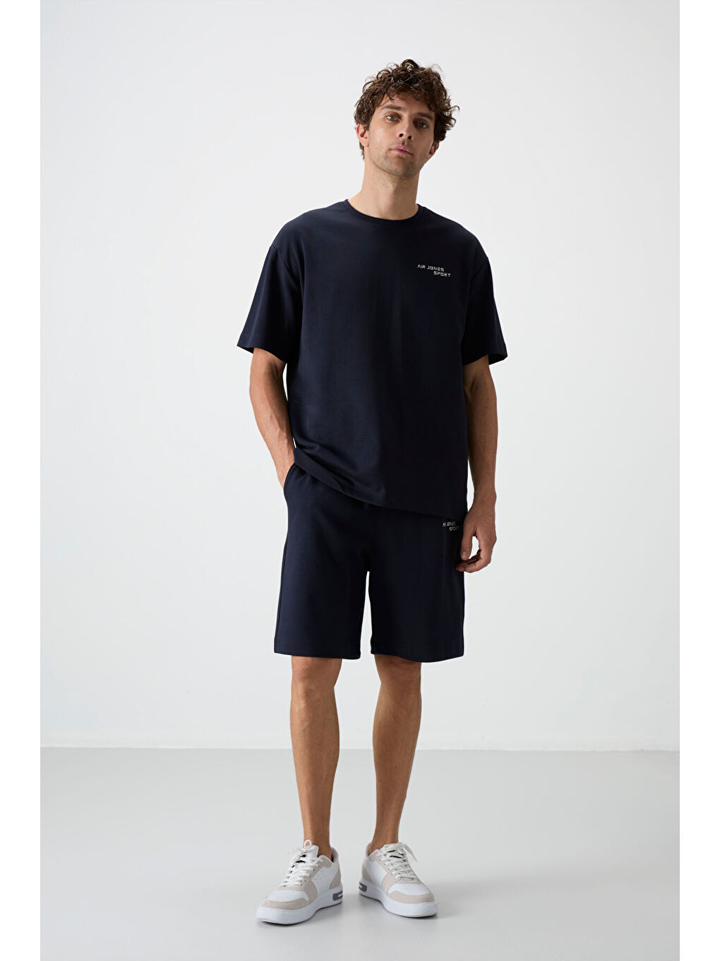 Lacivert Pamuklu Kalın Yumuşak Dokulu  Fit Nakışlı Şortlu Takım-3