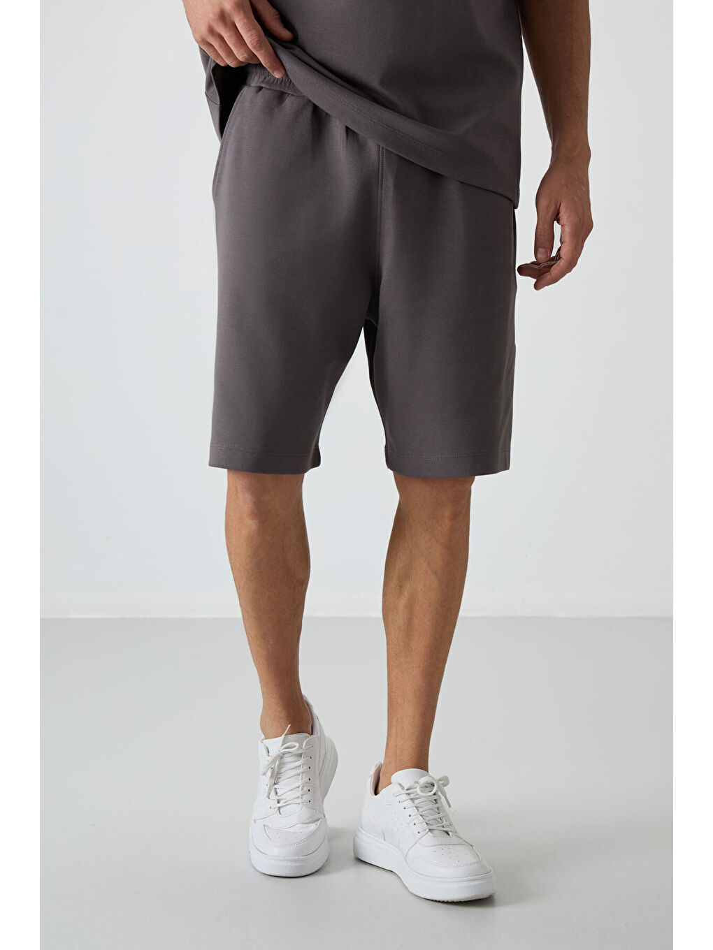 Koyu Gri Pamuklu Kalın Yumuşak Dokulu  Fit Basic Şortlu Takım - 85249-2