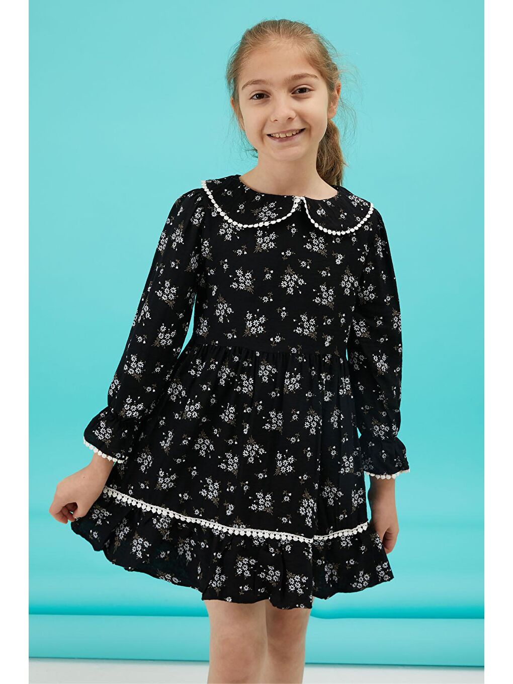 Siyah Çiçek Desenli Dantel Detaylı Kız Elbise 15173-4
