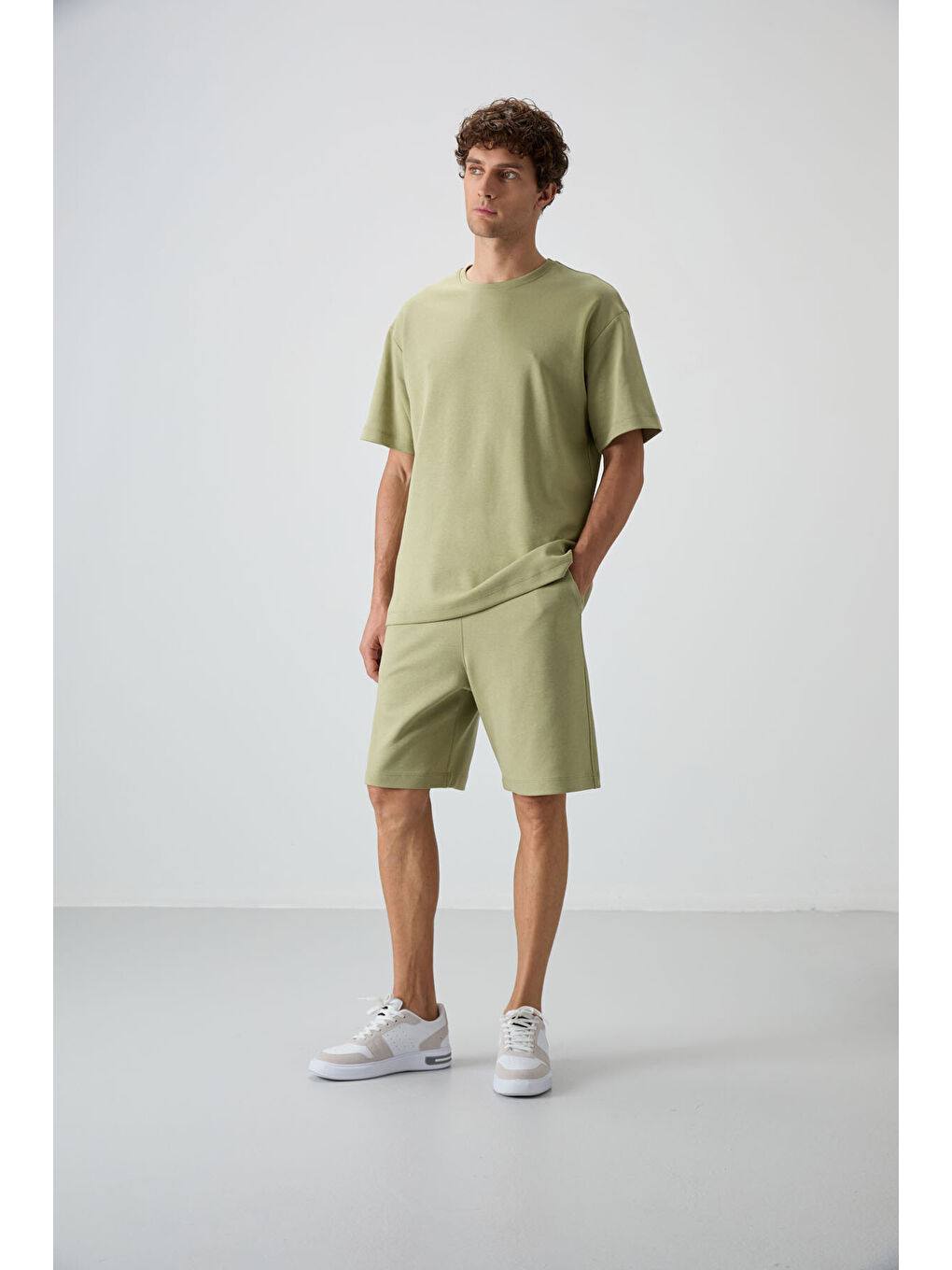 Yeşil Açık Çağla Pamuklu Kalın Yumuşak Dokulu  Fit Basic Şortlu Takım - 85249-2